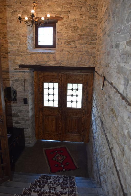Hotel Gjirokastra 3*